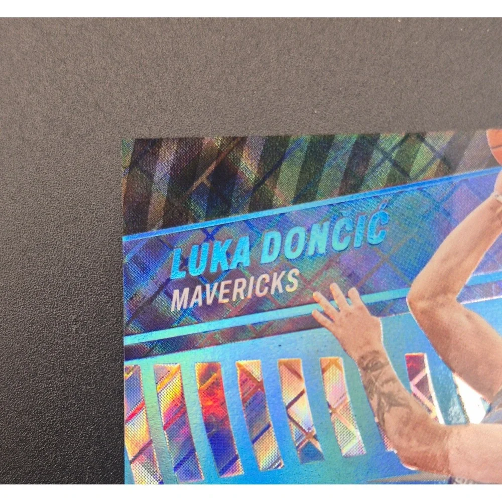 2022-23 Panini Revolution Luka Dončić #3 ‎ Shockwave Cosmic Blue /99 Mavs Lakers